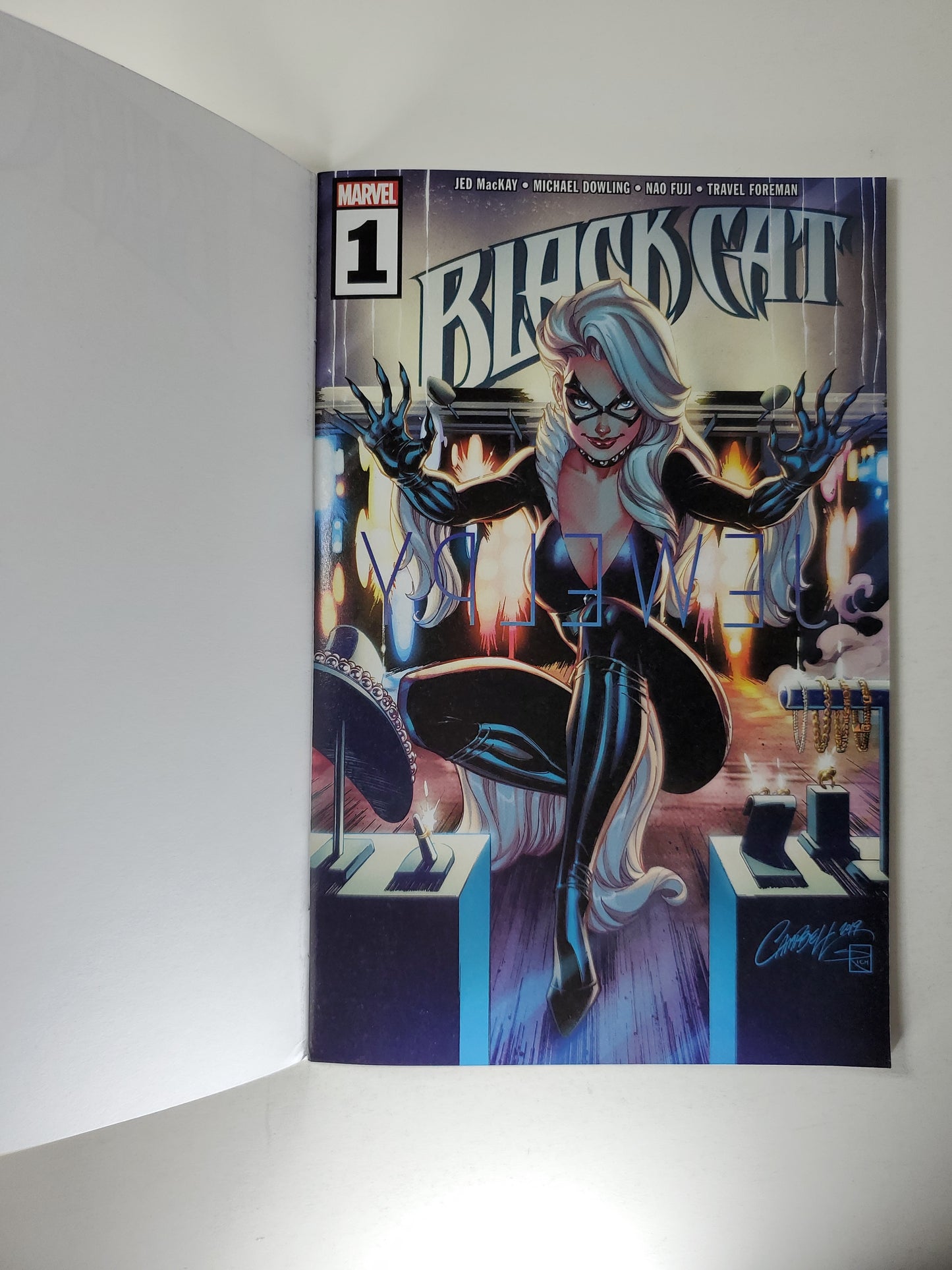 Marvel Black Cat Vol 1 #1 Blank Variant DE